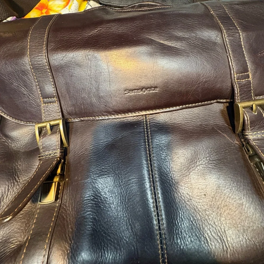 Samsonite Colombian Leather Flapover Laptop Case travel brown classic
